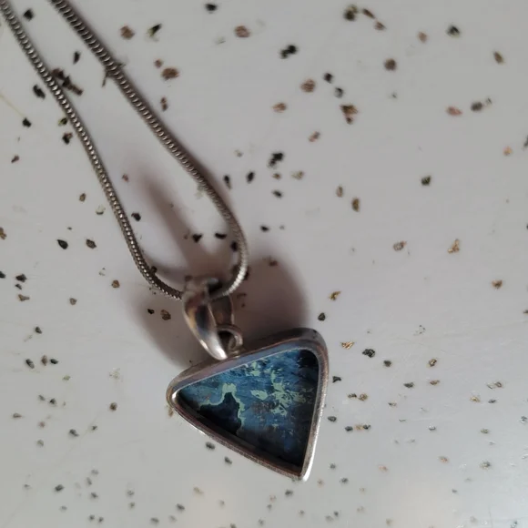 Small Triangle Stone Necklace - Picture 3 of 4